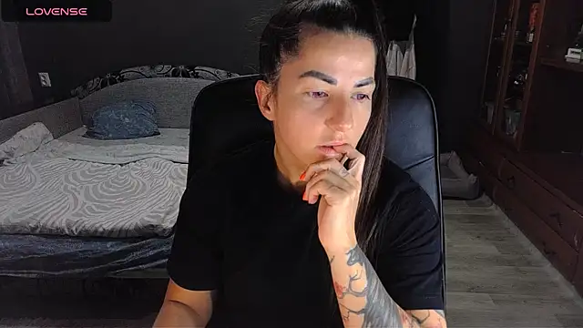 Snapshot of Aria_Dl chatting on November 17, 2025, 7:12 am Aria Dl online show from November 17, 2025, 7:12 am