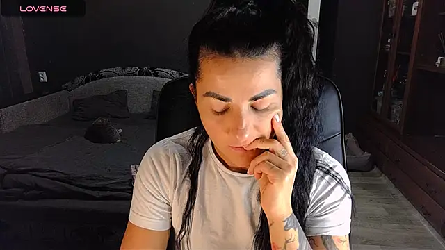 Snapshot of Aria_Dl chatting on December 5, 2025, 3:54 pm Aria Dl online show from December 5, 2025, 3:54 pm