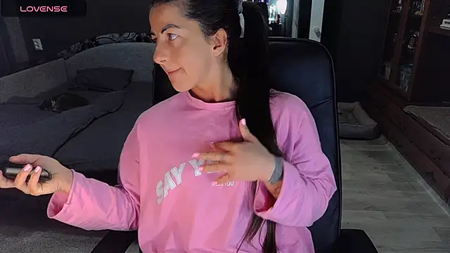 Snapshot of Aria_Dl chatting on October 1, 2025, 11:14 am Aria Dl online show from October 1, 2025, 11:14 am