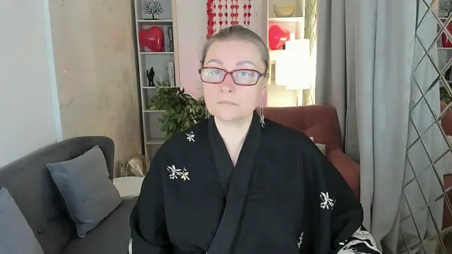 AlexandraKind online show from February 5, 2026, 1:40 pm