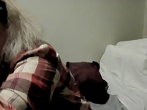 housewife shantie online show from October 27, 2025, 3:02 pm