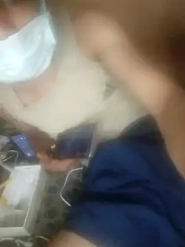 LOOLOOO123123 online show from September 24, 2025, 4:46 pm