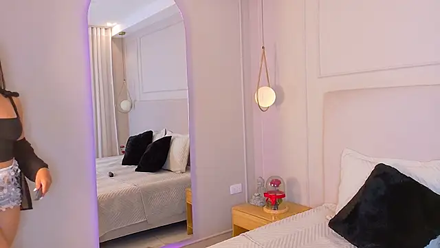 EymiCuper online show from October 24, 2025, 8:52 pm