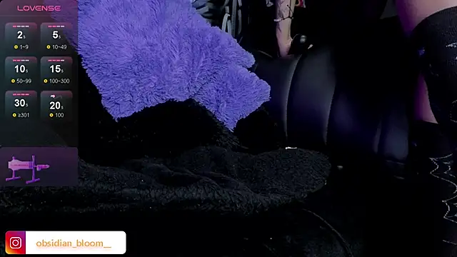 Alisson Wynter online show from June 25, 2026, 5:12 am