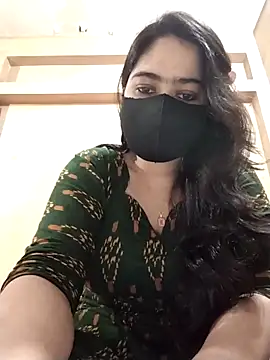 Magical Girl- online show from December 15, 2025, 4:07 am