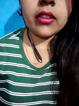 Love-Veronica online show from May 5, 2026, 1:47 pm