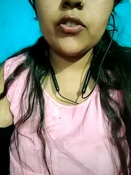 Love-Veronica online show from March 11, 2026, 1:38 pm