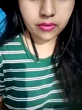 Love-Veronica online show from May 4, 2026, 6:11 pm