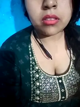 Love-Veronica online show from May 1, 2026, 6:24 pm
