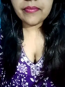 Love-Veronica online show from April 30, 2026, 6:15 pm