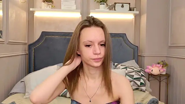 Snapshot of RebeccaMartons chatting on March 7, 2025, 8:44 pm RebeccaMartons online show from March 7, 2025, 8:44 pm
