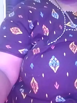 Snapshot of Sexy_Radhikaa chatting on February 24, 2026, 1:17 am Sexy Radhikaa online show from February 24, 2026, 1:17 am