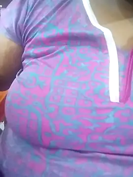 Snapshot of Sexy_Radhikaa chatting on February 15, 2026, 2:38 pm Sexy Radhikaa online show from February 15, 2026, 2:38 pm