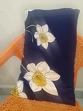 Snapshot of Sexy_Radhikaa chatting on December 5, 2025, 12:54 am Sexy Radhikaa online show from December 5, 2025, 12:54 am