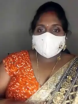 Snapshot of Sexy_Radhikaa chatting on February 25, 2025, 2:37 pm Sexy Radhikaa online show from February 25, 2025, 2:37 pm