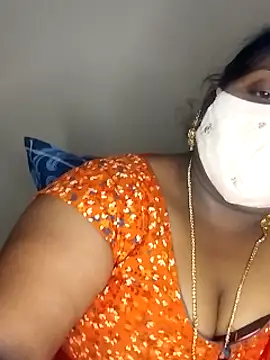 Snapshot of Sexy_Radhikaa chatting on February 26, 2025, 8:04 pm Sexy Radhikaa online show from February 26, 2025, 8:04 pm