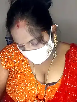 Snapshot of Sexy_Radhikaa chatting on February 26, 2025, 4:49 pm Sexy Radhikaa online show from February 26, 2025, 4:49 pm