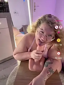 CurvyAnonymousGirl89 online show from July 26, 2026, 6:53 am