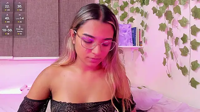 Snapshot of Annebull_ chatting on February 19, 2025, 12:14 am Annebull online show from February 19, 2025, 12:14 am