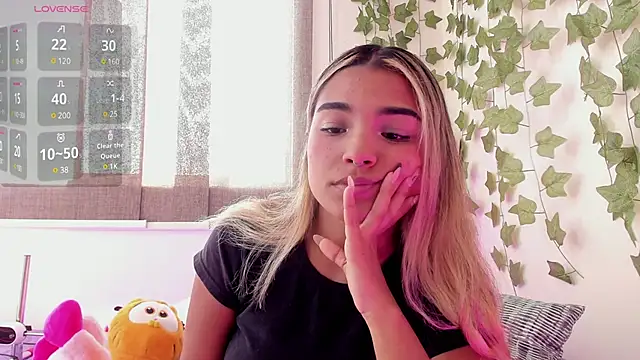 Snapshot of Annebull_ chatting on January 20, 2025, 7:46 pm Annebull online show from January 20, 2025, 7:46 pm