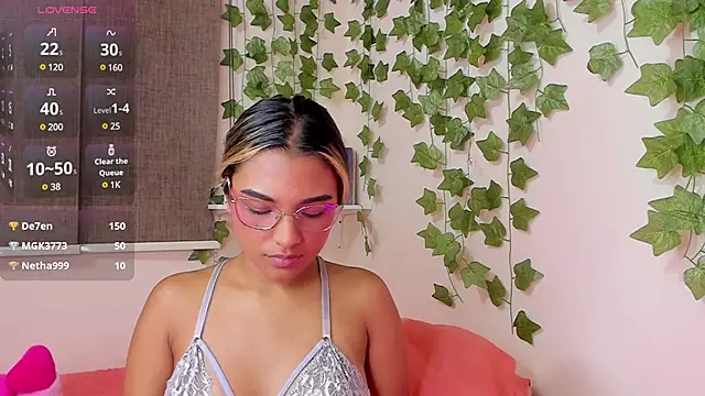 Snapshot of Annebull_ chatting on March 7, 2025, 11:38 pm Annebull online show from March 7, 2025, 11:38 pm