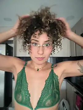 Snapshot of varenkaivanova_22 chatting on May 31, 2026, 10:10 pm varenkaivanova 22 online show from May 31, 2026, 10:10 pm