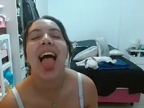 Snapshot of xBubblyBarbiexx chatting on January 28, 2025, 2:11 am xBubblyBarbiexx online show from January 28, 2025, 2:11 am