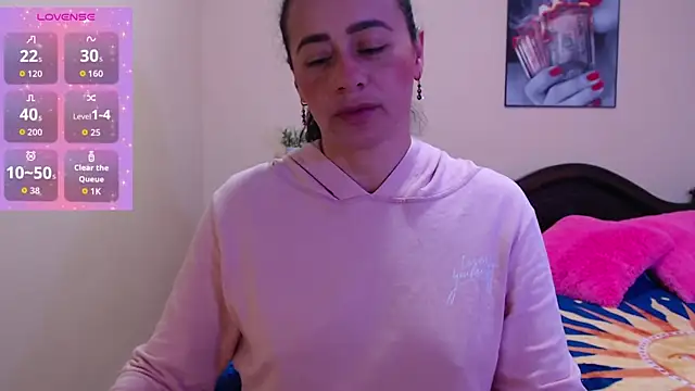 sara florez1 online show from October 8, 2025, 11:01 am