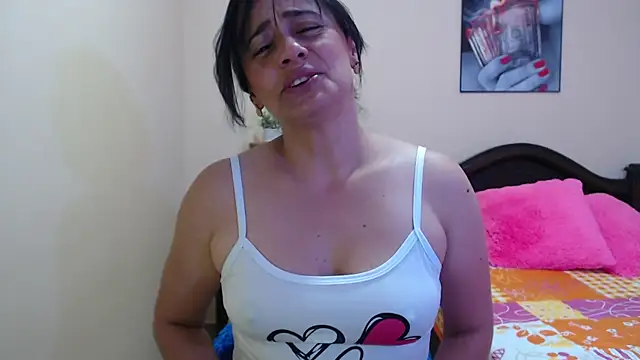 sara florez1 online show from September 27, 2025, 10:43 am