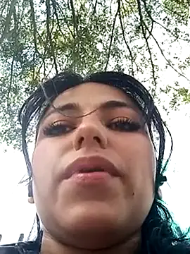 Naomy veracruz  online show from November 9, 2025, 1:48 pm