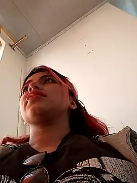 Naomy veracruz  online show from October 26, 2025, 11:43 am