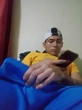 Snapshot of Fer-nand chatting on February 25, 2025, 2:36 am Fer-nand online show from February 25, 2025, 2:36 am