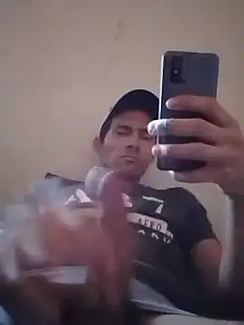 Snapshot of Fer-nand chatting on February 8, 2025, 1:44 pm Fer-nand online show from February 8, 2025, 1:44 pm