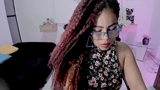 Rachell 28 online show from December 18, 2024, 9:18 pm