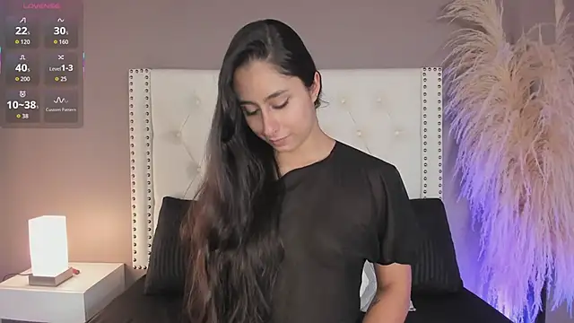 Julia Martinez  online show from June 22, 2026, 4:15 pm