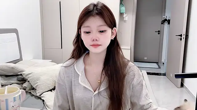 yangyang-1115 online show from September 20, 2025, 4:39 am