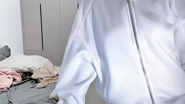 yangyang-1115 online show from October 13, 2025, 5:09 am