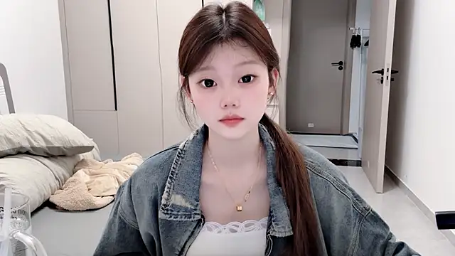 yangyang-1115 online show from September 24, 2025, 4:19 am