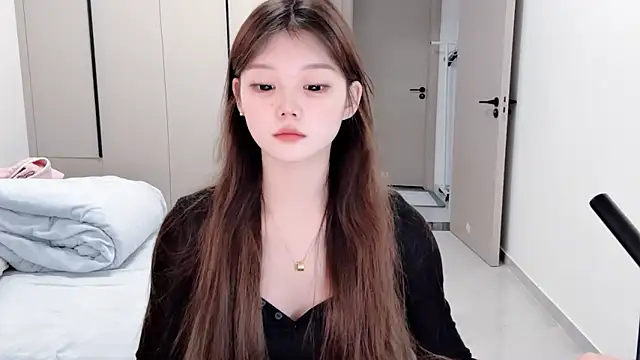 yangyang-1115 online show from November 1, 2025, 5:47 am