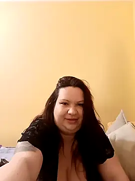 Szilvi93 online show from April 23, 2026, 5:03 am