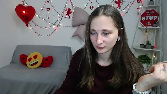 Snapshot of MichelLeee chatting on February 7, 2026, 12:13 pm MichelLeee online show from February 7, 2026, 12:13 pm