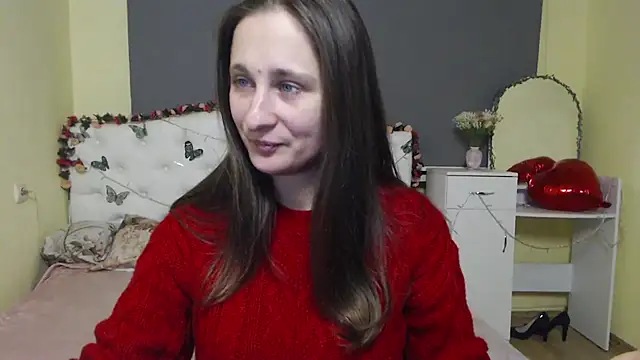 Snapshot of MichelLeee chatting on February 19, 2026, 12:35 pm MichelLeee online show from February 19, 2026, 12:35 pm