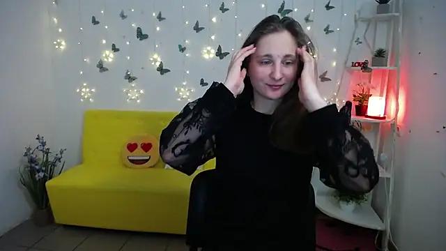 MichelLeee online show from April 24, 2026, 5:09 am