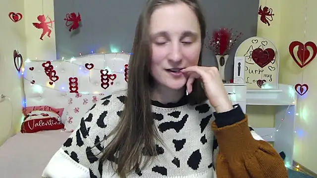 Snapshot of MichelLeee chatting on February 16, 2026, 1:10 pm MichelLeee online show from February 16, 2026, 1:10 pm