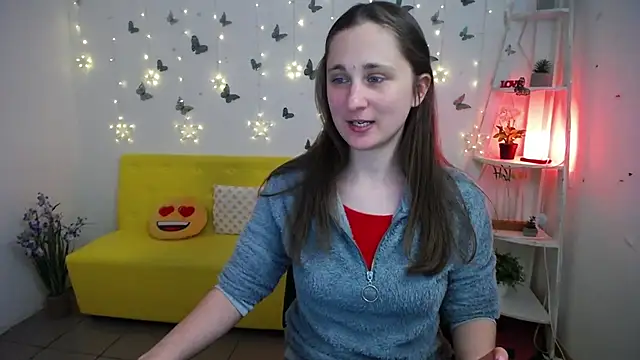 MichelLeee online show from May 4, 2026, 11:24 am