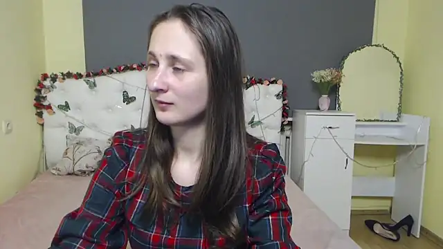 Snapshot of MichelLeee chatting on February 27, 2026, 12:27 pm MichelLeee online show from February 27, 2026, 12:27 pm