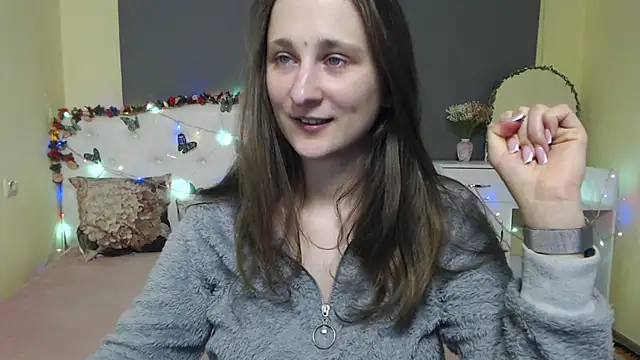 Snapshot of MichelLeee chatting on March 4, 2026, 12:24 pm MichelLeee online show from March 4, 2026, 12:24 pm