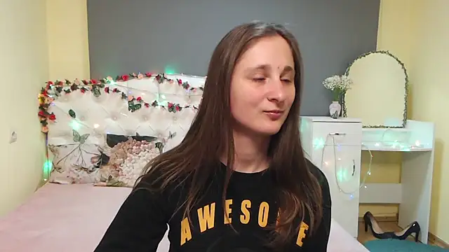 Snapshot of MichelLeee chatting on March 13, 2026, 12:10 pm MichelLeee online show from March 13, 2026, 12:10 pm