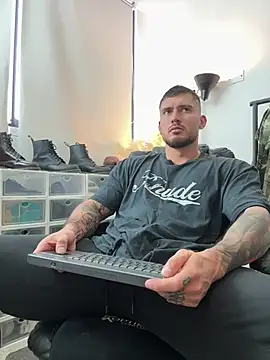 DimitriSullivan  online show from July 21, 2026, 2:40 pm