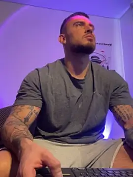 DimitriSullivan  online show from June 4, 2026, 2:44 pm